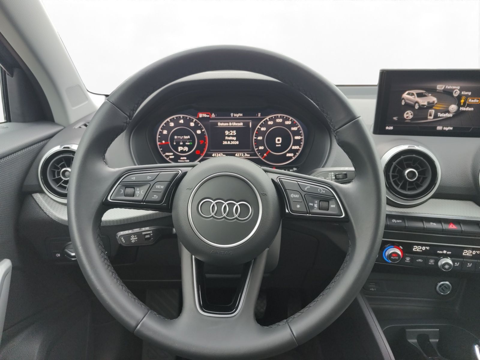 Audi Q2 2023 г. Чёрный, пробег 41300 км