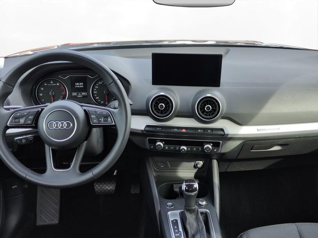 Audi Q2 2023 г. Синий, пробег 26650 км