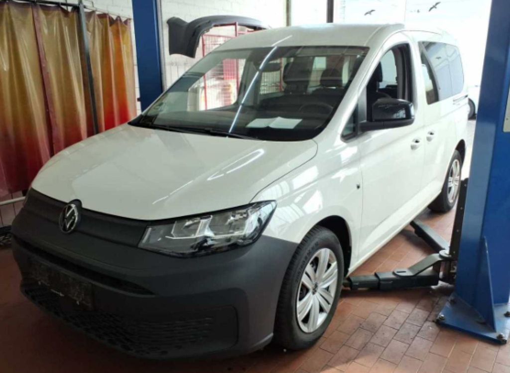 Volkswagen Caddy 2023 г. Белый, пробег 32750 км