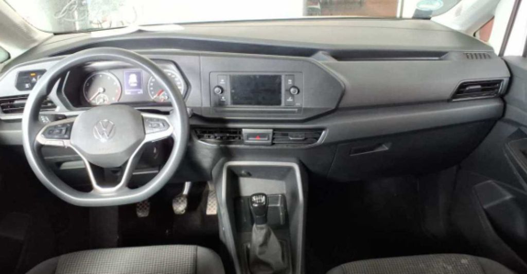 Volkswagen Caddy 2023 г. Белый, пробег 32750 км