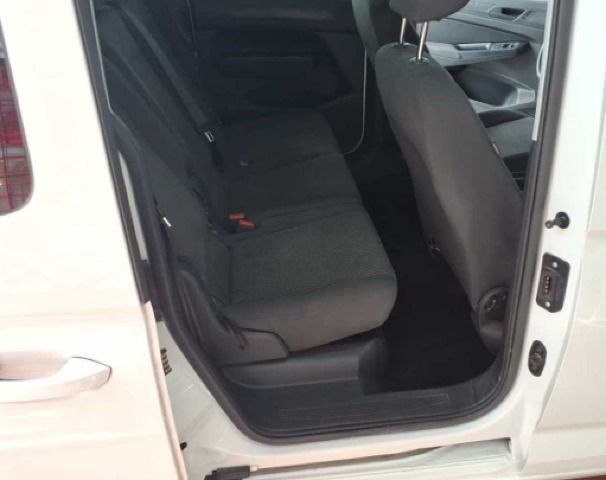 Volkswagen Caddy 2023 г. Белый, пробег 32750 км