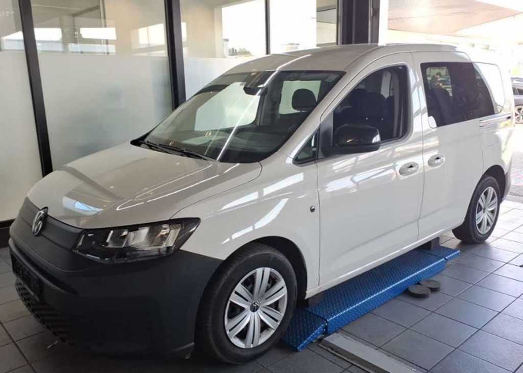 Volkswagen Caddy 2023 г. Белый, пробег 45150 км