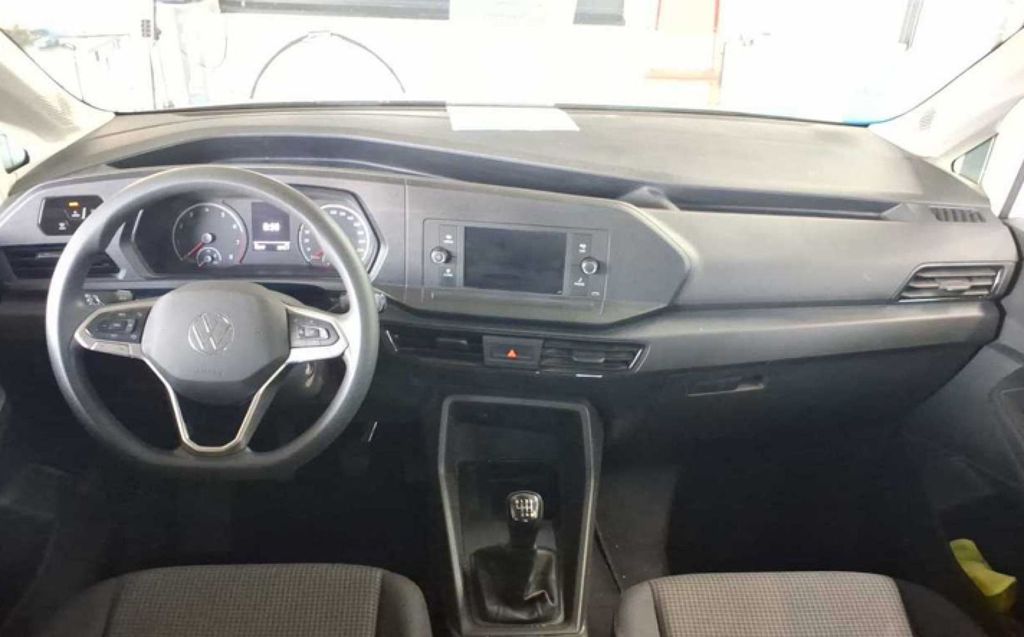 Volkswagen Caddy 2023 г. Белый, пробег 45150 км