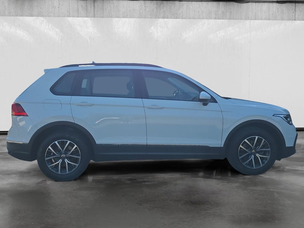 Volkswagen Tiguan 2023 г. Белый, пробег 50745 км