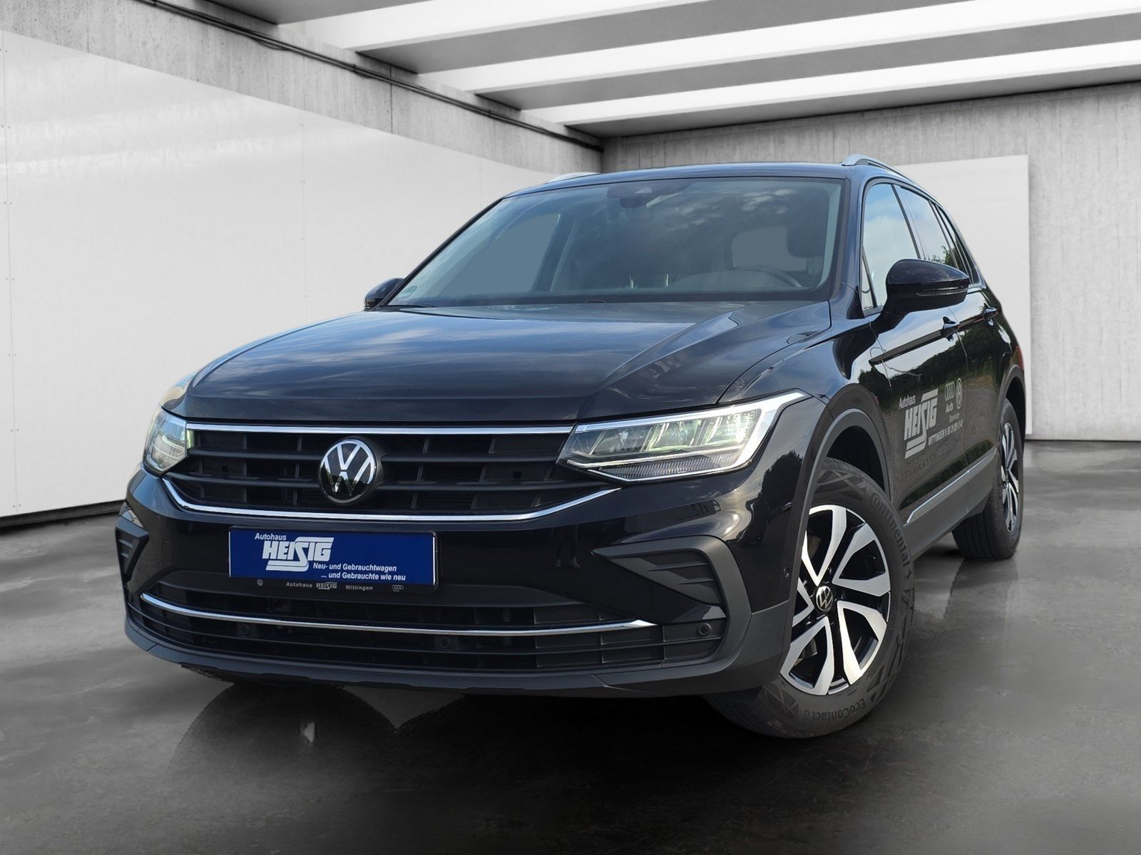 Volkswagen Tiguan 2023 г. Чёрный, пробег 39245 км