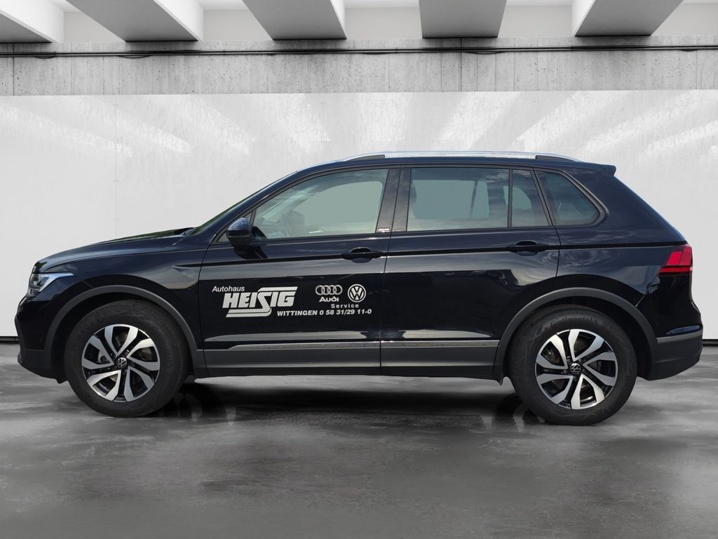 Volkswagen Tiguan 2023 г. Чёрный, пробег 39245 км