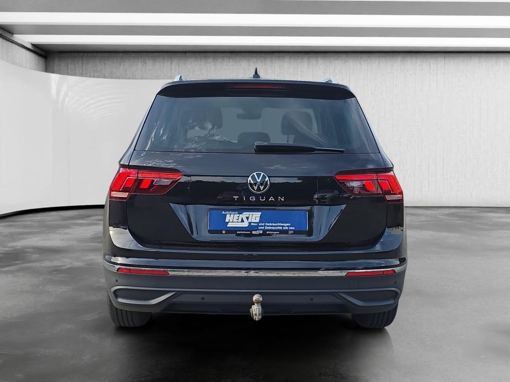 Volkswagen Tiguan 2023 г. Чёрный, пробег 39245 км