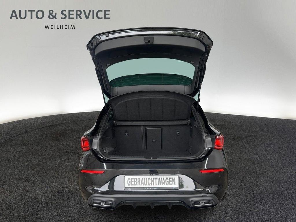 Cupra Leon 2023 г. Чёрный, пробег 39382 км