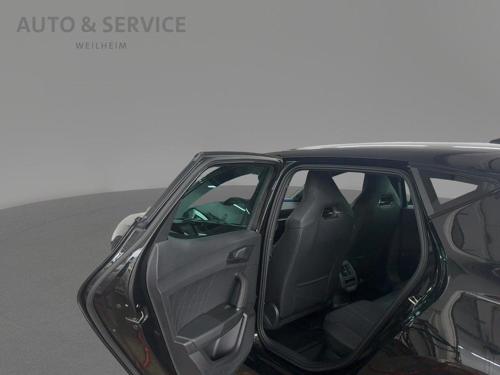 Cupra Leon 2023 г. Чёрный, пробег 39382 км