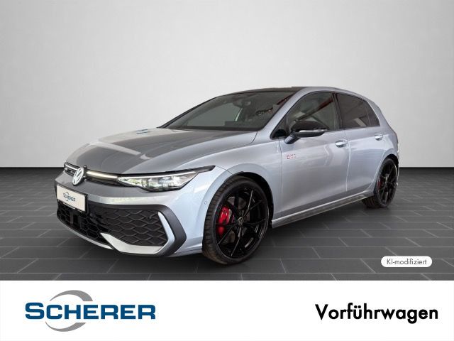 Volkswagen Golf 2026 г. Серебристый, пробег 5900 км
