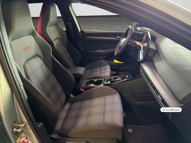 Volkswagen Golf 2026 г. Серебристый, пробег 5900 км