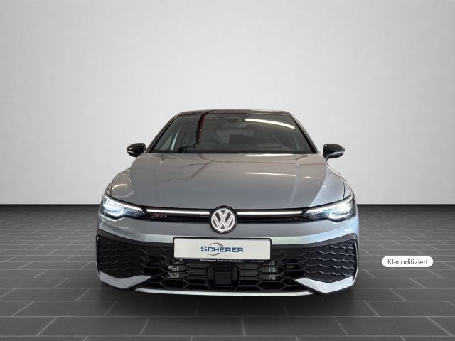 Volkswagen Golf 2026 г. Серебристый, пробег 5900 км