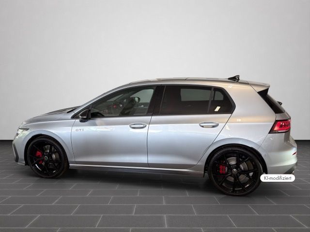Volkswagen Golf 2026 г. Серебристый, пробег 5900 км