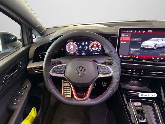 Volkswagen Golf 2026 г. Серебристый, пробег 5900 км