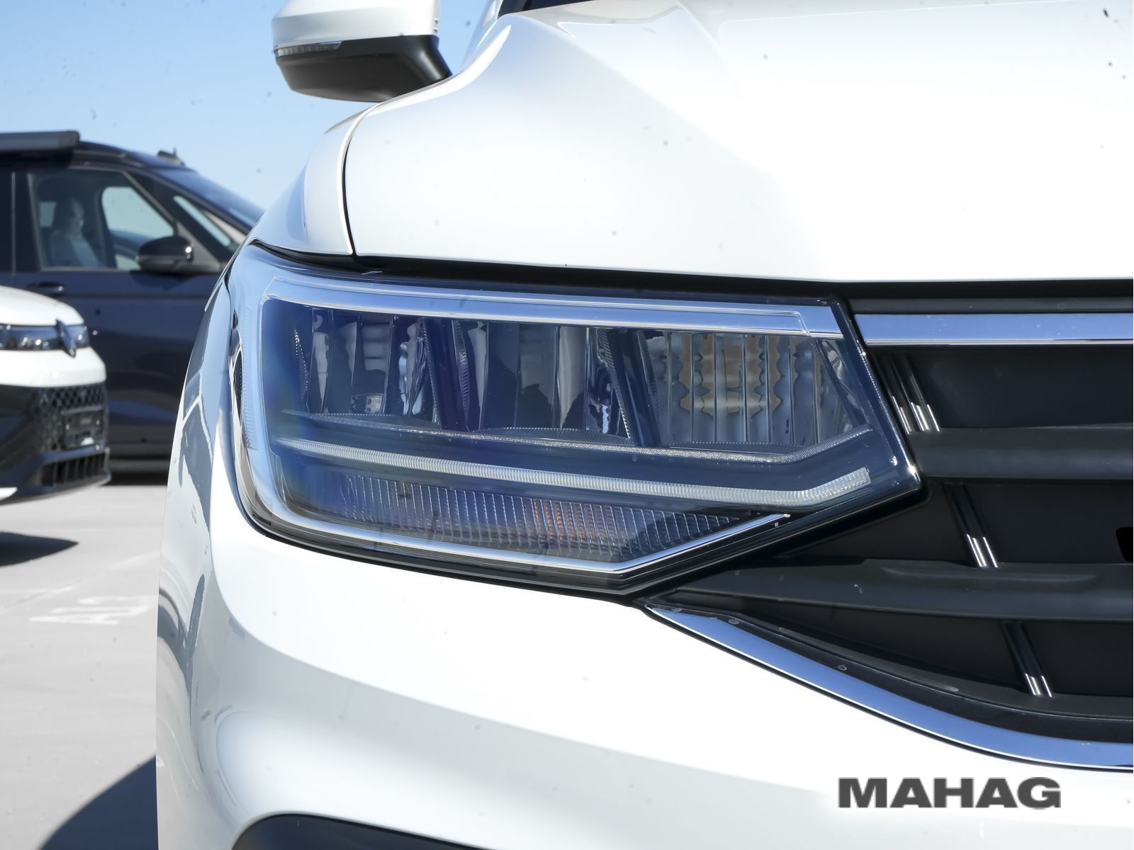 Volkswagen Tiguan 2022 г. Белый, пробег 59965 км