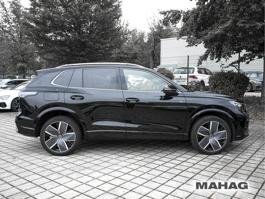 Volkswagen Tiguan 2025 г. Чёрный, пробег 11613 км