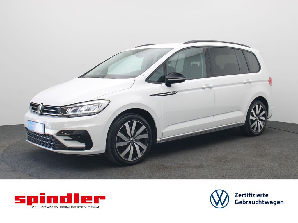 Volkswagen Touran 2022 г. Белый, пробег 45000 км