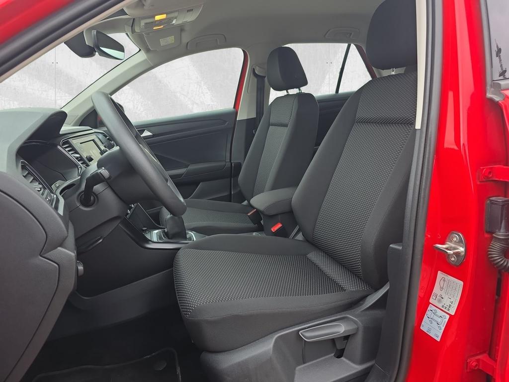 Volkswagen T-Roc 2023 г. Красный, пробег 38665 км