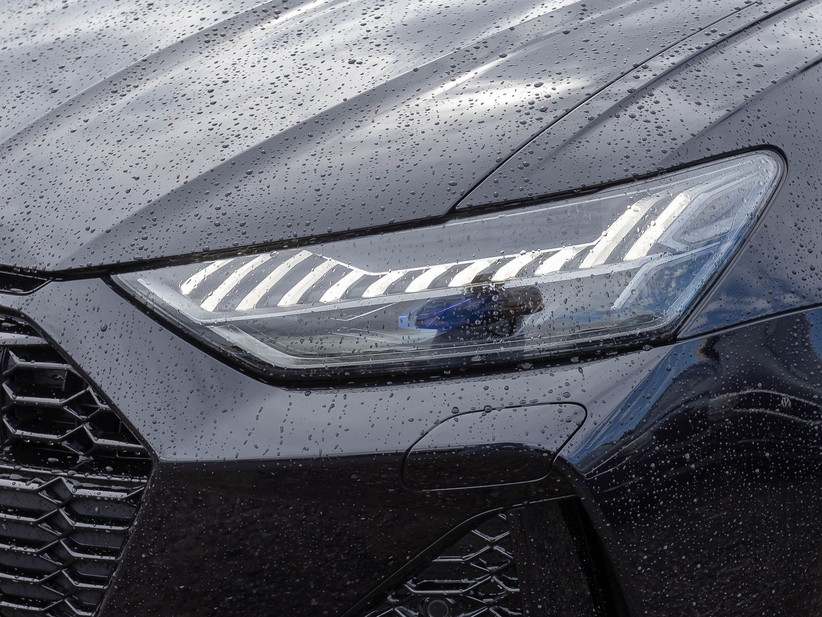 Audi RS6 2023 г. Чёрный, пробег 31460 км