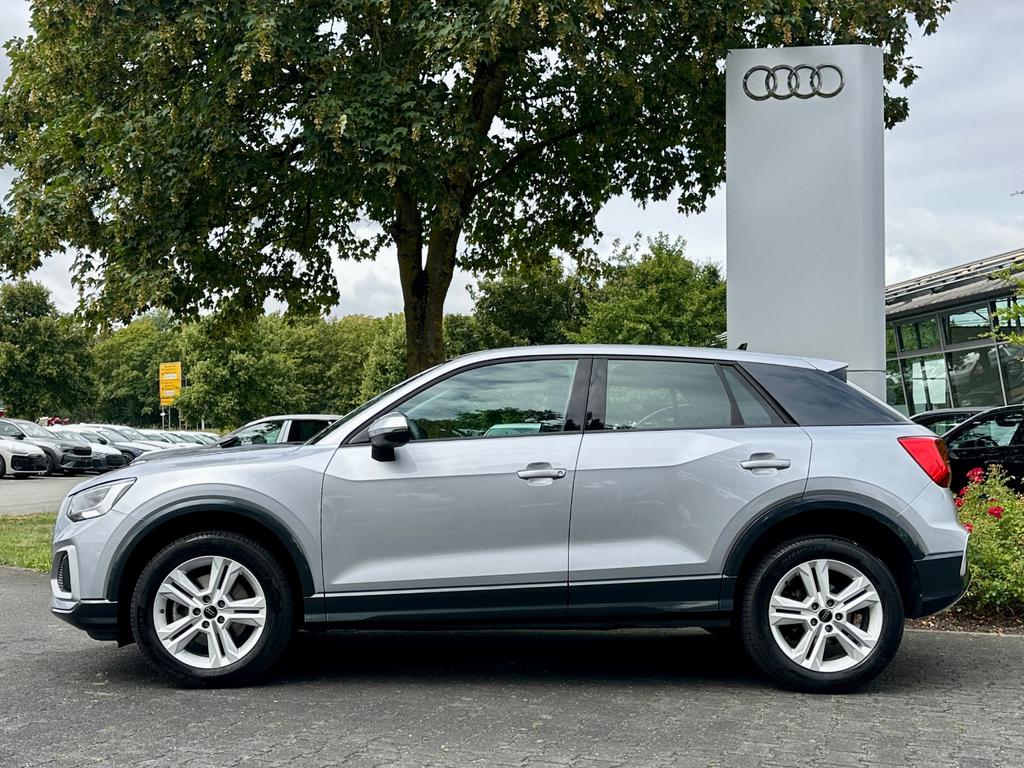 Audi Q2 2023 г. Серебристый, пробег 42790 км