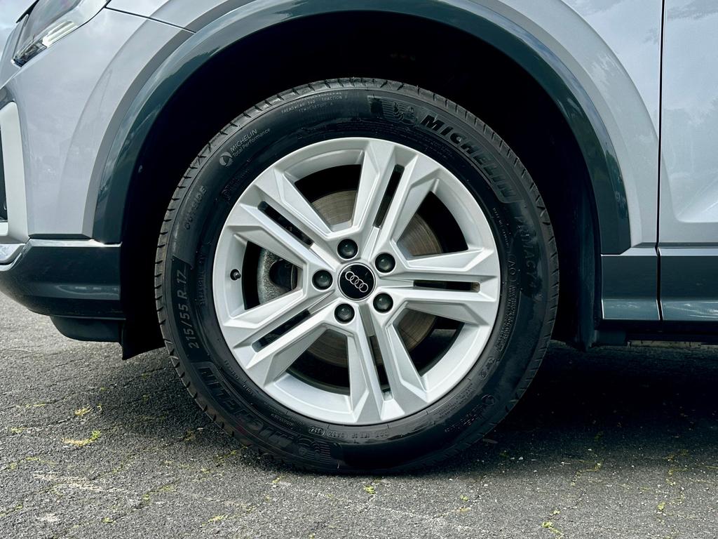 Audi Q2 2023 г. Серебристый, пробег 42790 км