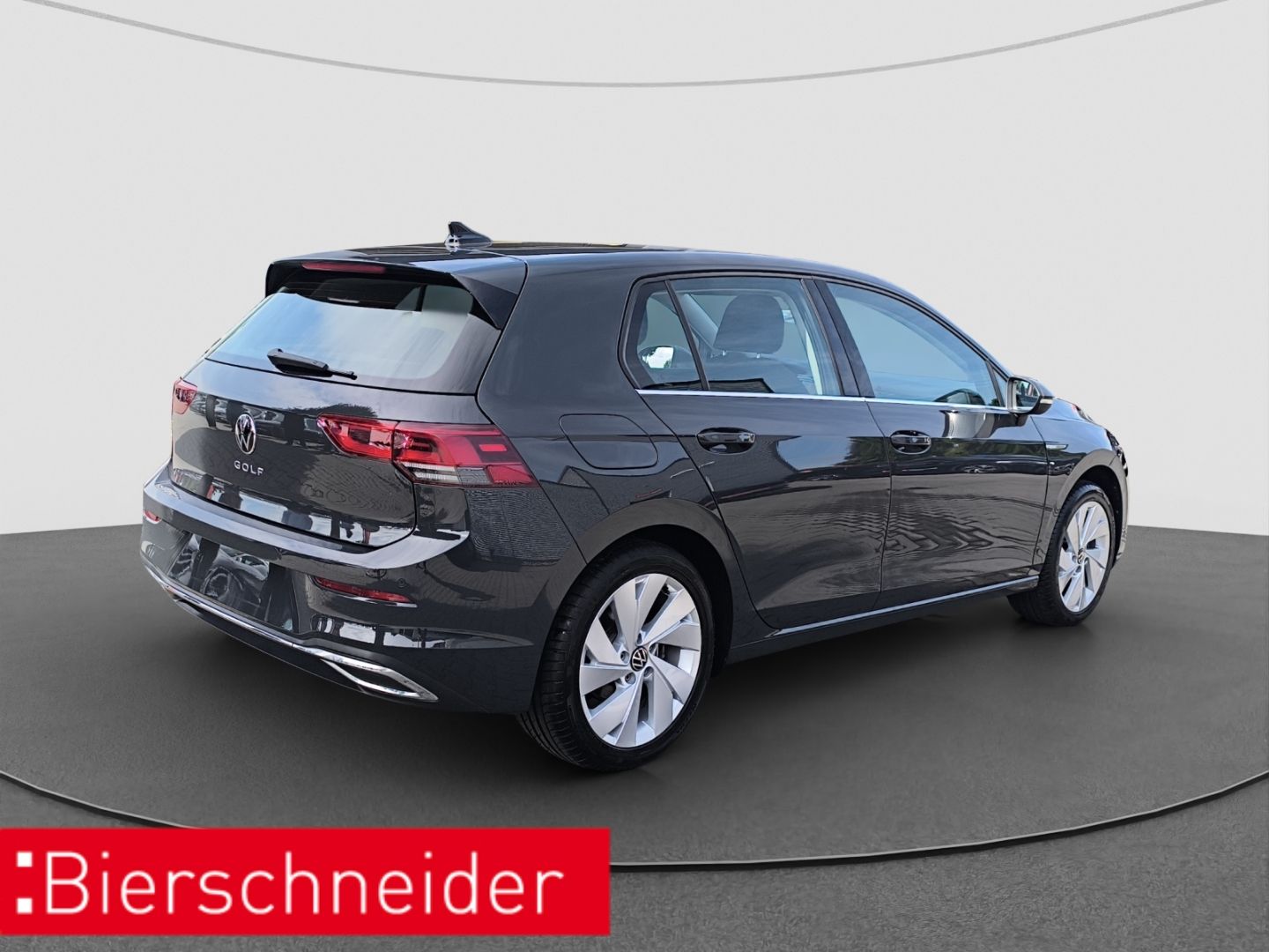 Volkswagen Golf 2024 г. Серый, пробег 23250 км