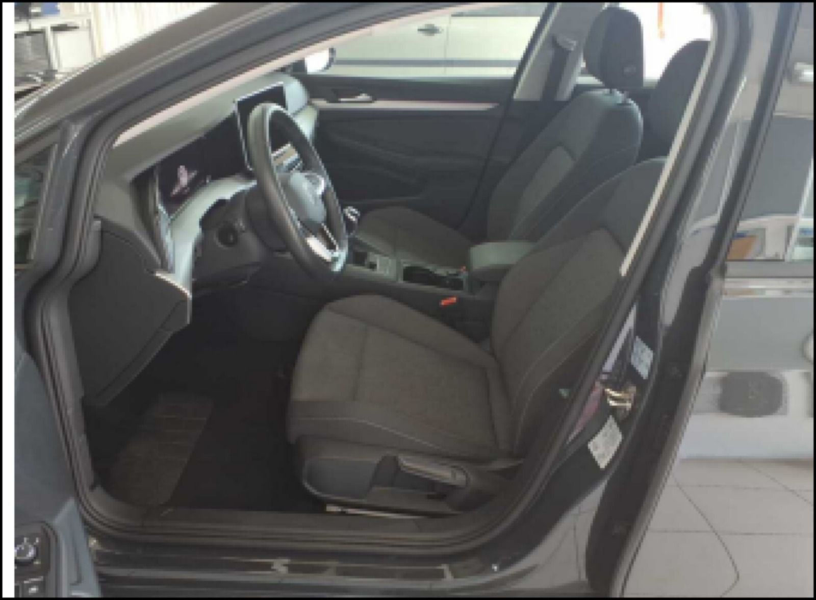 Volkswagen Golf 2024 г. Серый, пробег 14978 км