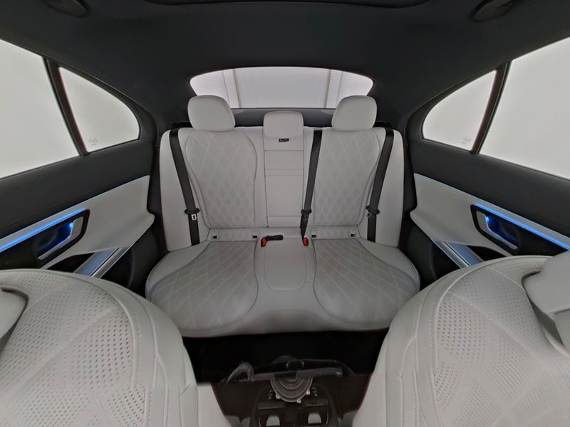 Mercedes-Benz E 450 2025 г. Чёрный, пробег 19900 км