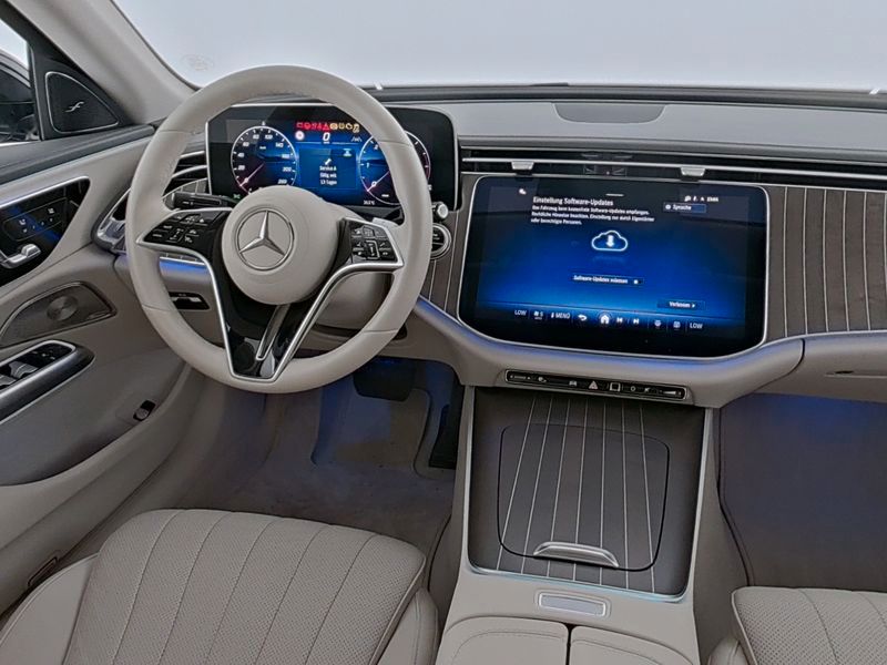 Mercedes-Benz E 220 2025 г. Чёрный, пробег 19456 км