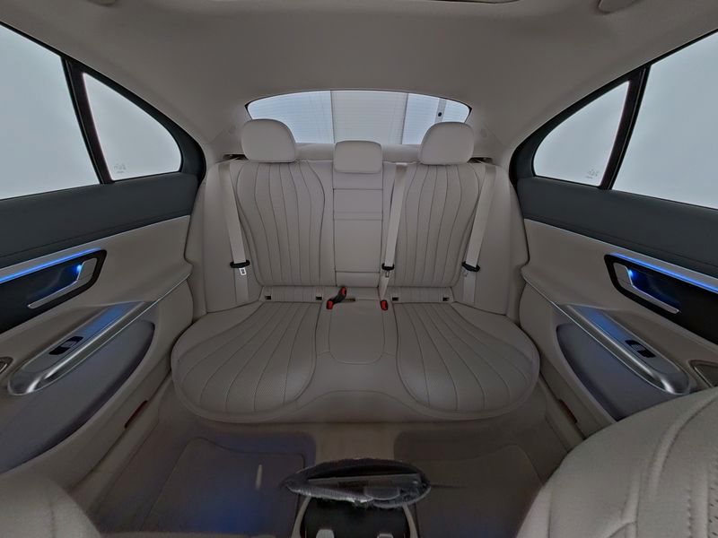 Mercedes-Benz E 220 2025 г. Чёрный, пробег 19456 км
