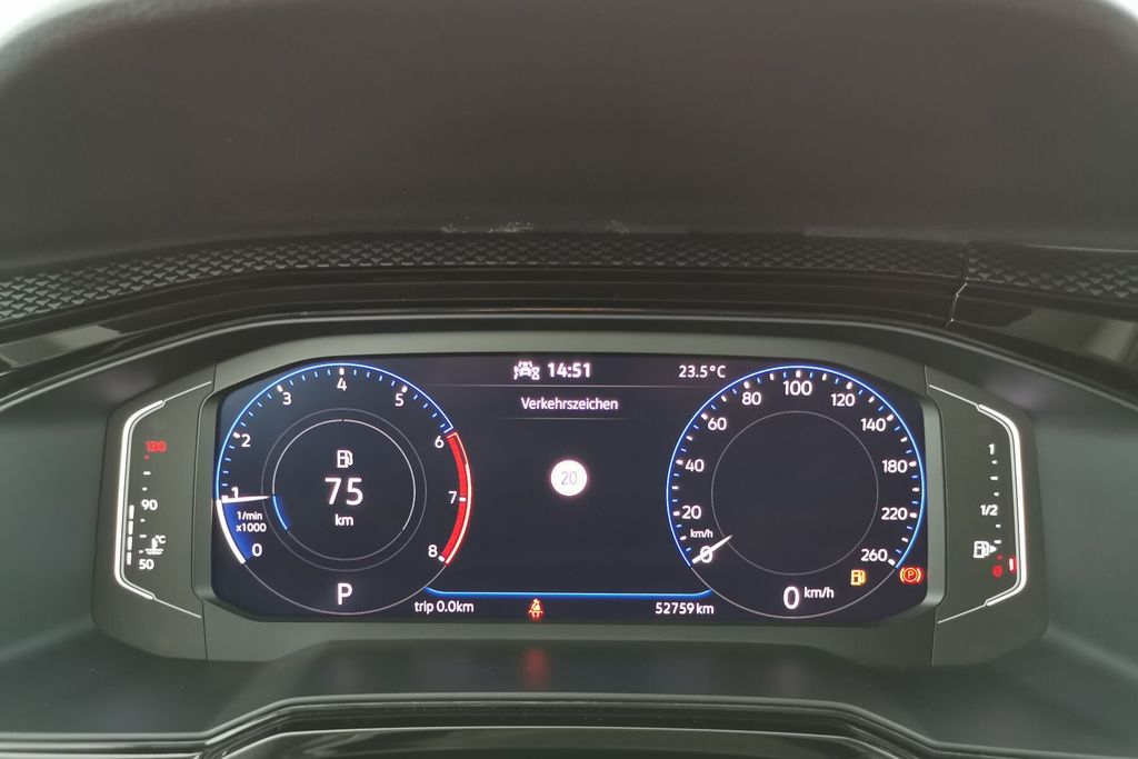 Volkswagen Polo 2023 г. Чёрный, пробег 52753 км