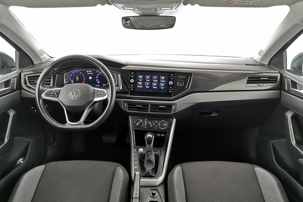 Volkswagen Polo 2023 г. Чёрный, пробег 52753 км