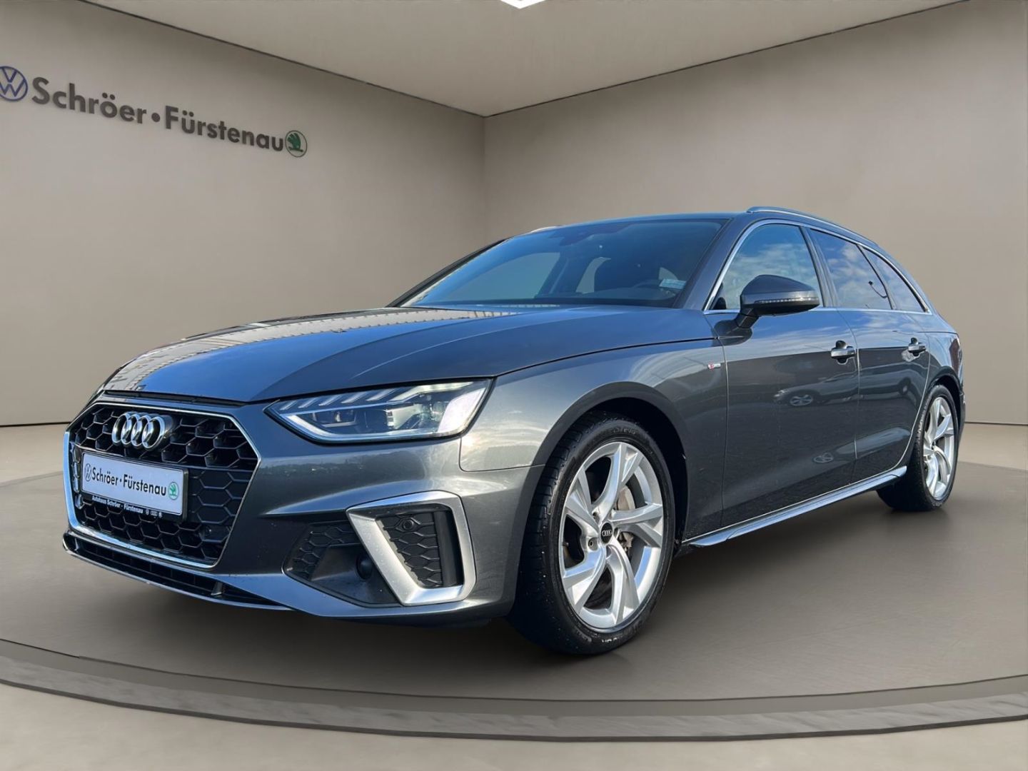 Audi A4 2022 г. Серый, пробег 39700 км