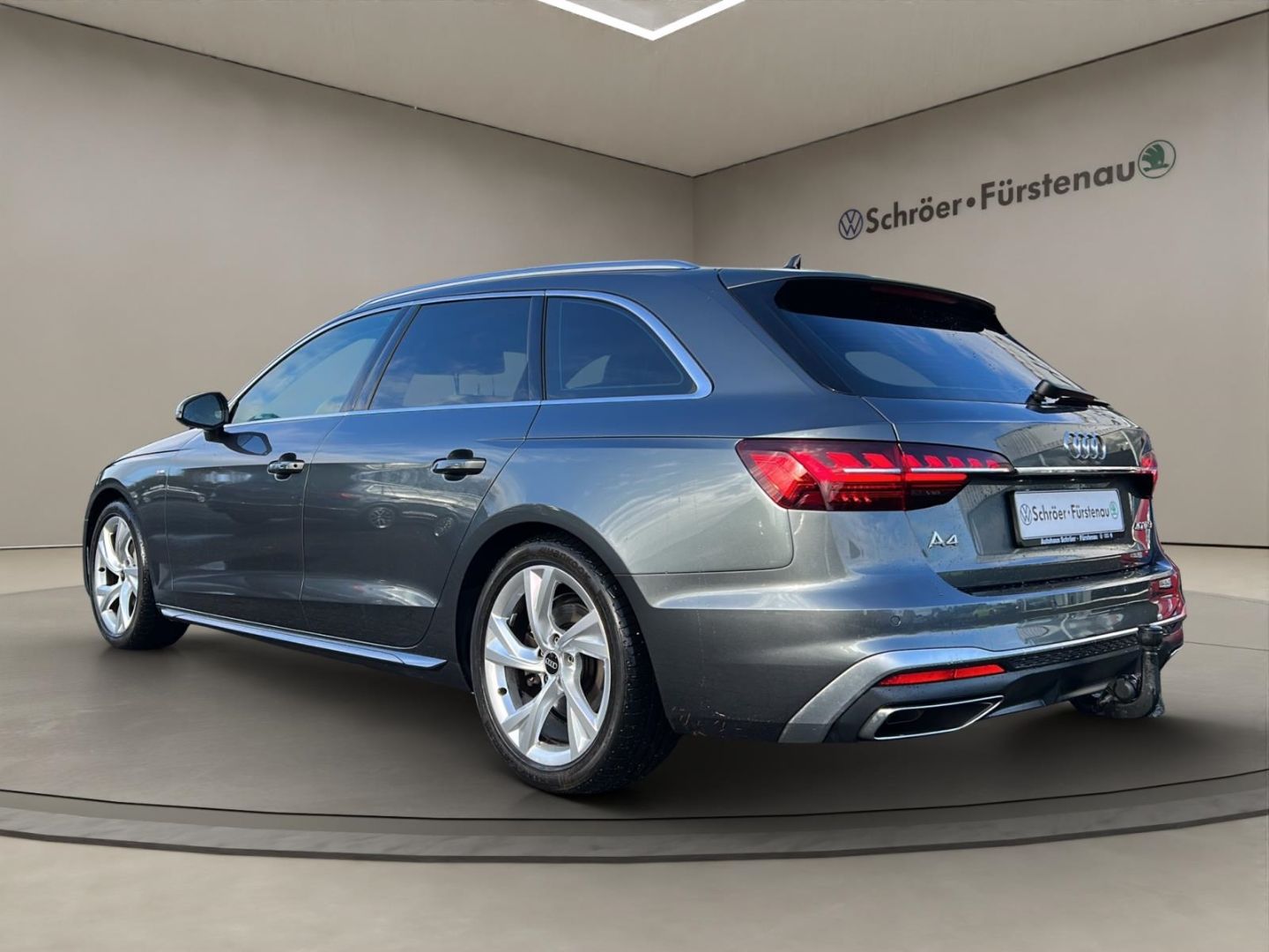 Audi A4 2022 г. Серый, пробег 39700 км