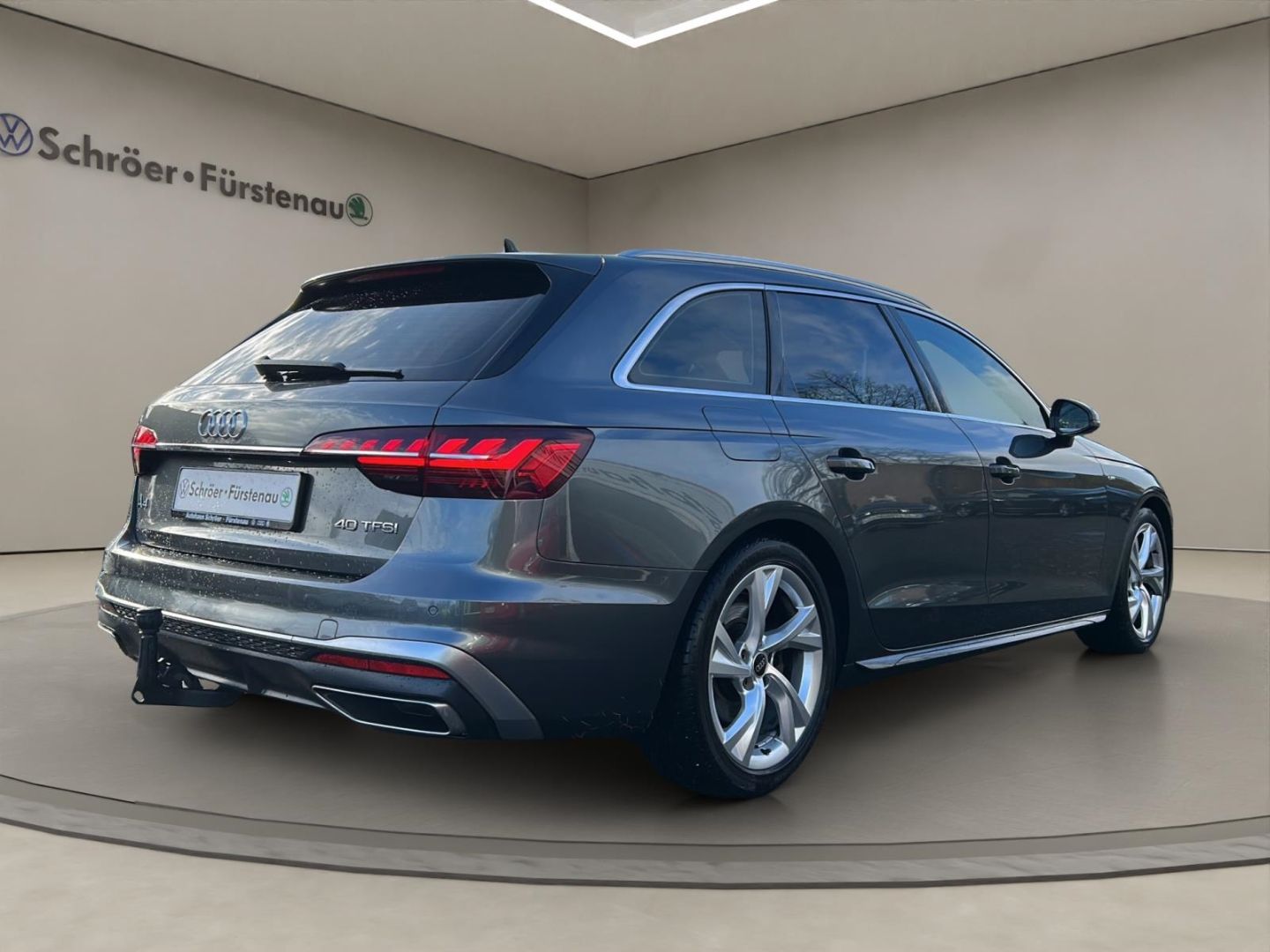 Audi A4 2022 г. Серый, пробег 39700 км
