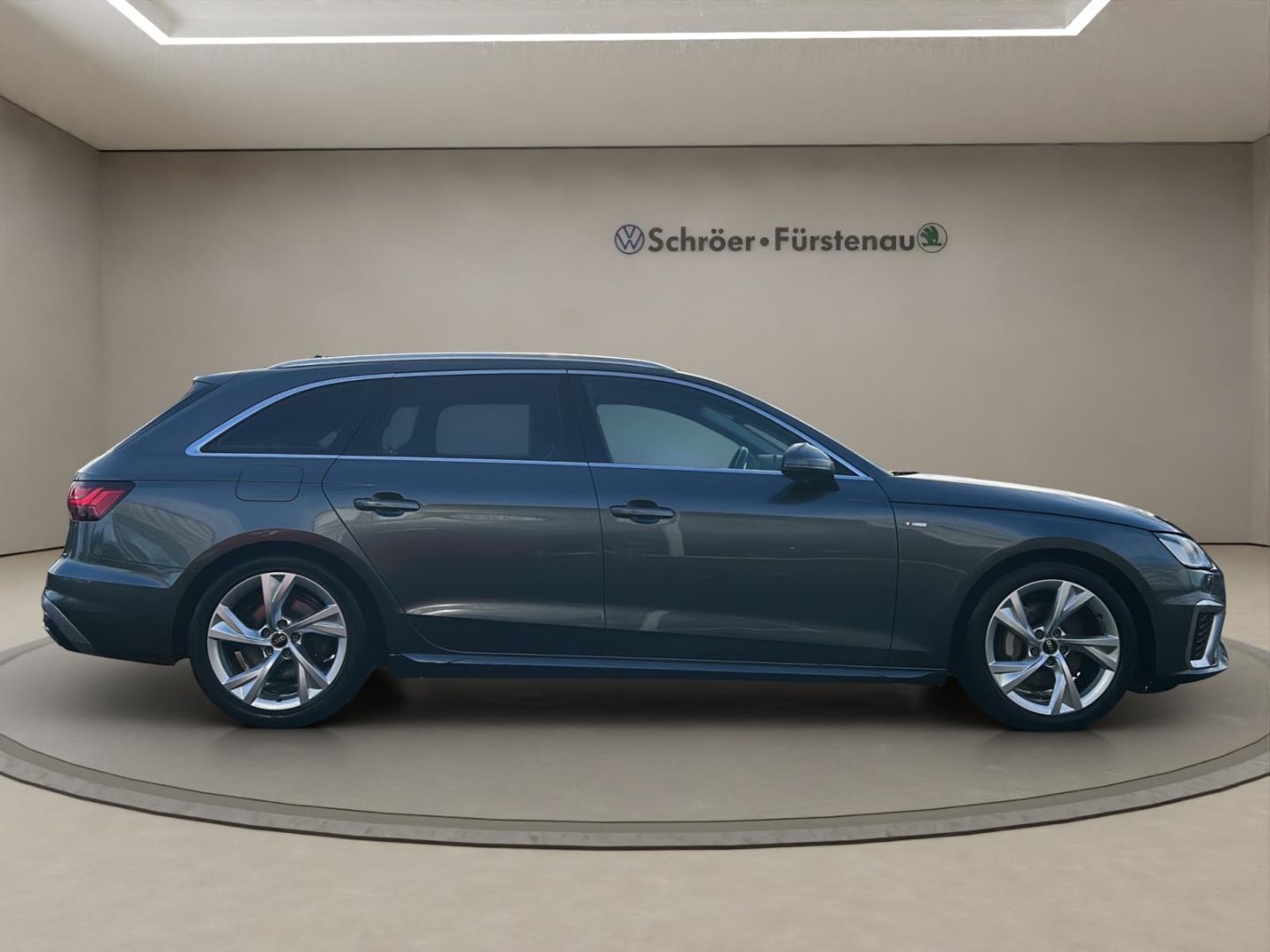 Audi A4 2022 г. Серый, пробег 39700 км