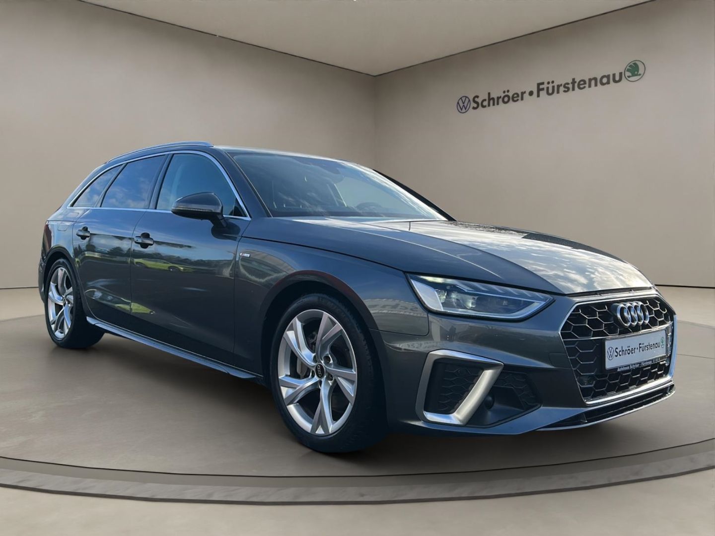 Audi A4 2022 г. Серый, пробег 39700 км