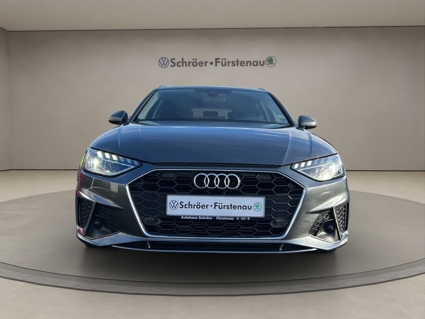 Audi A4 2022 г. Серый, пробег 39700 км