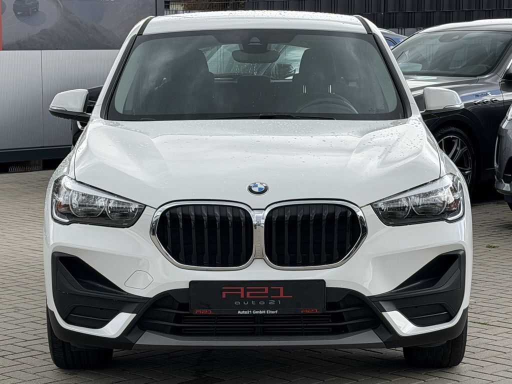 BMW X1 2022 г. Белый, пробег 33976 км