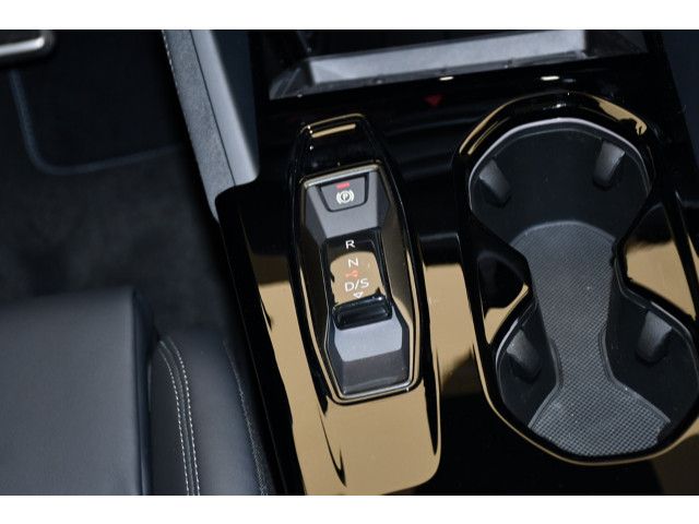 Audi SQ5 2025 г. Чёрный, пробег 41000 км