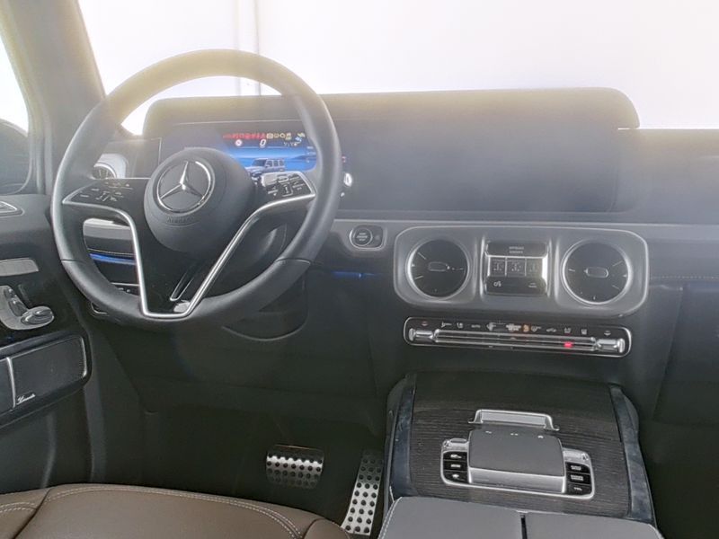 Mercedes-Benz G 450 2025 г. Зелёный, пробег 45936 км