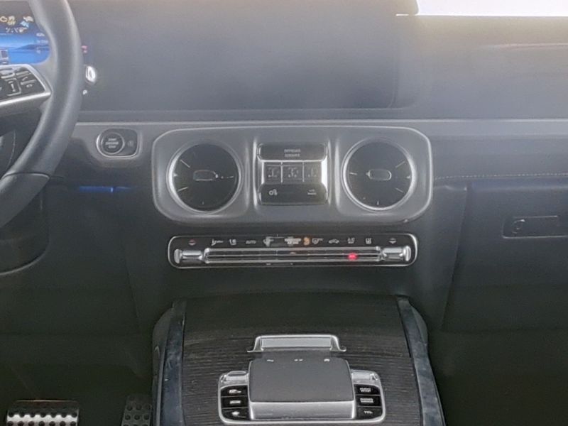 Mercedes-Benz G 450 2025 г. Зелёный, пробег 45936 км