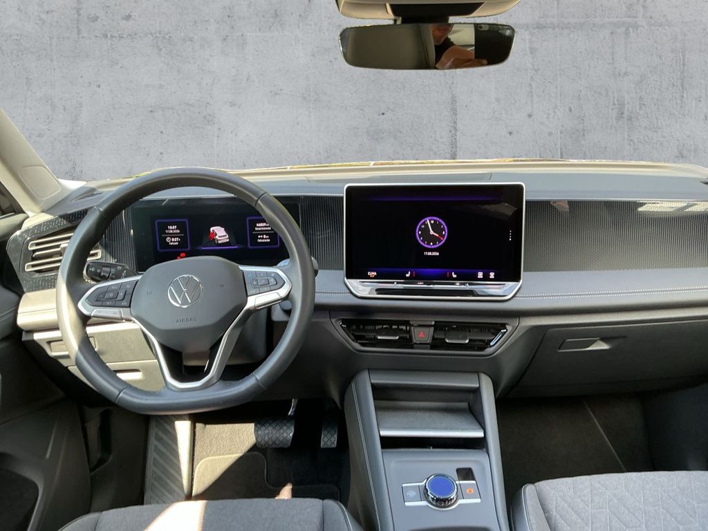 Volkswagen Tiguan 2024 г. Серый, пробег 46836 км