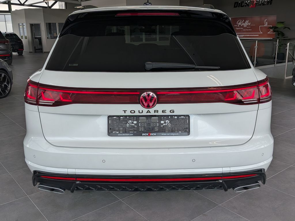 Volkswagen Touareg 2025 г. Белый, пробег 14398 км
