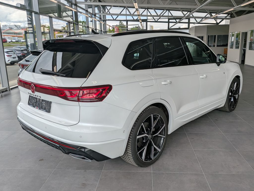Volkswagen Touareg 2025 г. Белый, пробег 14398 км