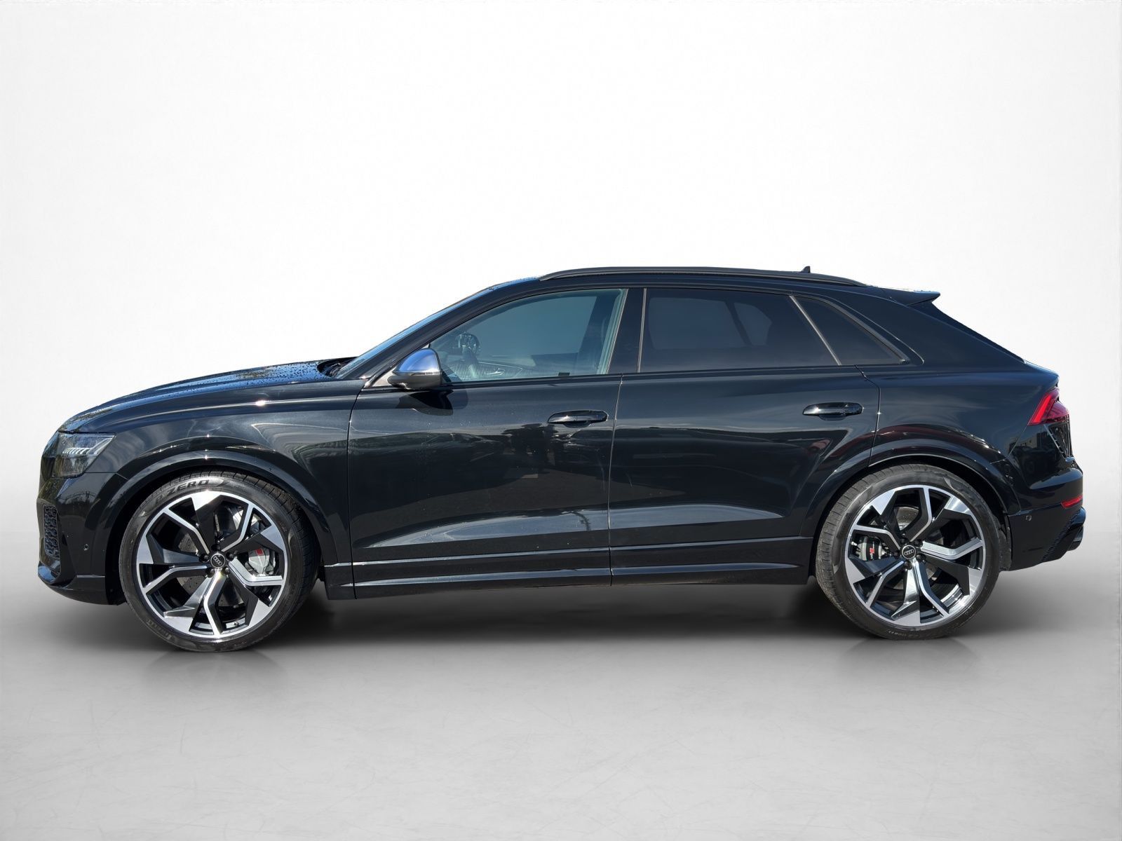 Audi RSQ8 2023 г. Чёрный, пробег 50350 км