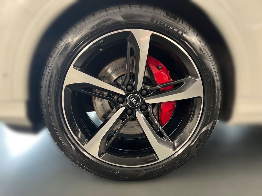 Audi Q7 2023 г. Белый, пробег 42038 км