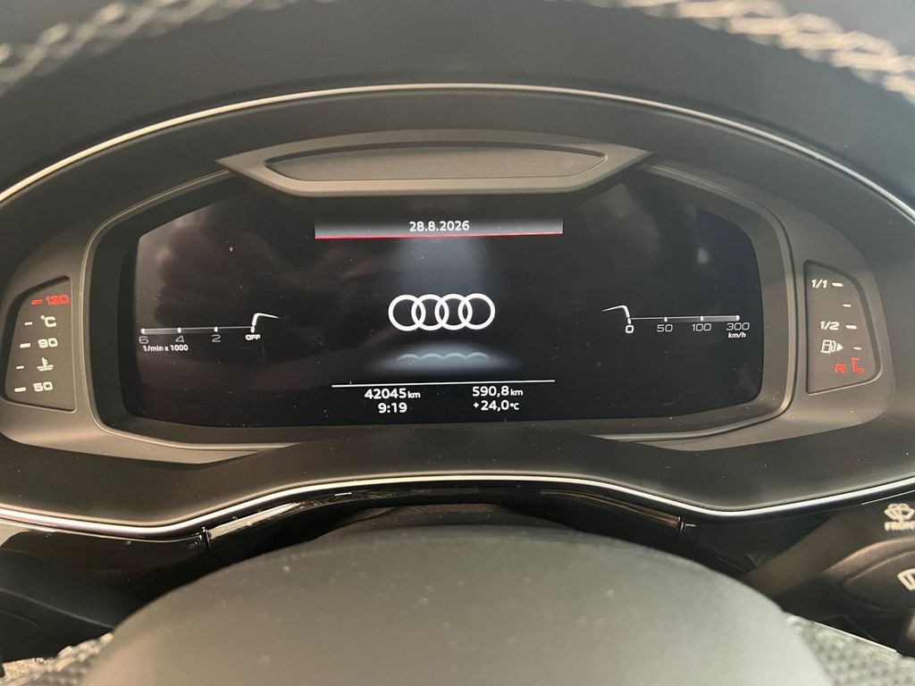 Audi Q7 2023 г. Белый, пробег 42038 км