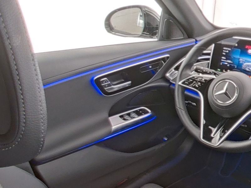 Mercedes-Benz E 220 2025 г. Чёрный, пробег 15436 км