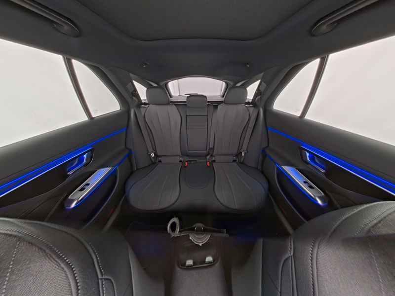 Mercedes-Benz E 220 2025 г. Чёрный, пробег 15436 км